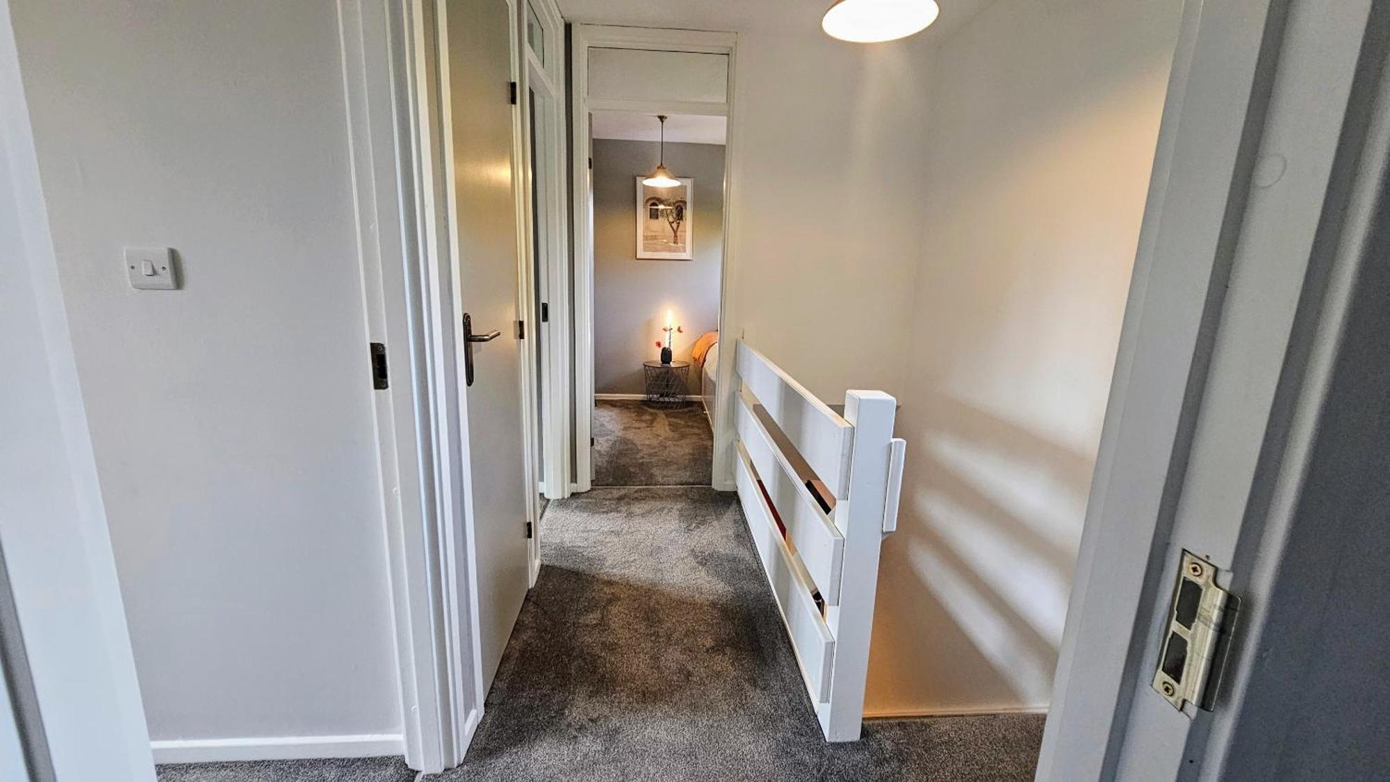 Grassmere - 3 Bed House With Private Garden Horley Eksteriør bilde